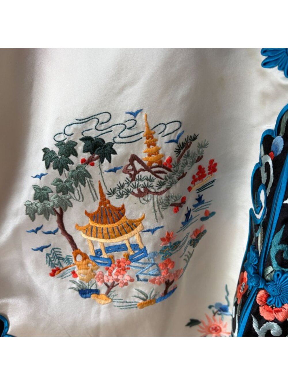 Vintage Chinese Bai Hua Embroidered Silk Jacket Cheongsam Frog Closure Scenic - Picture 7 of 12